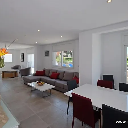 Villa Lv04 *